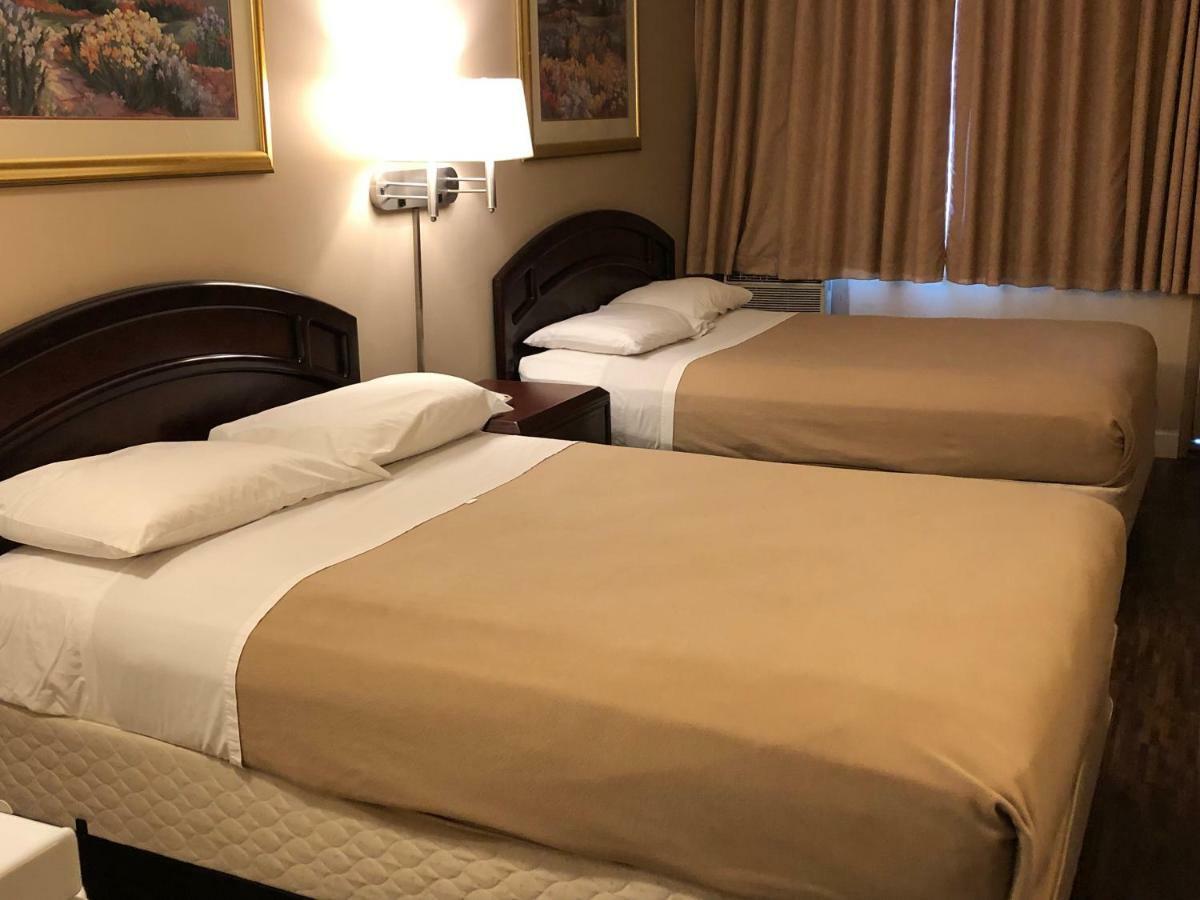 Travellers Inn Калґарі Екстер'єр фото