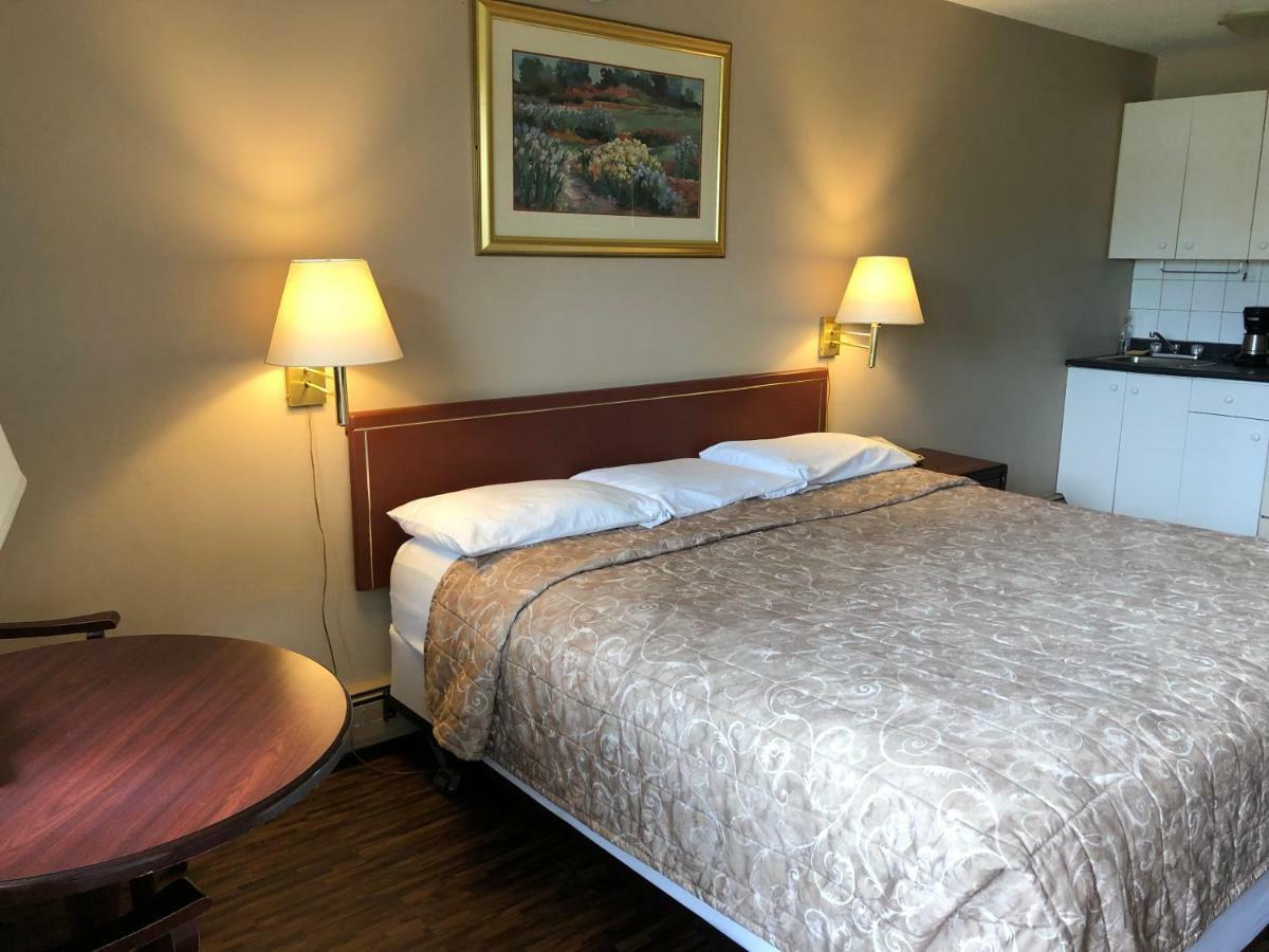 Travellers Inn Калґарі Екстер'єр фото